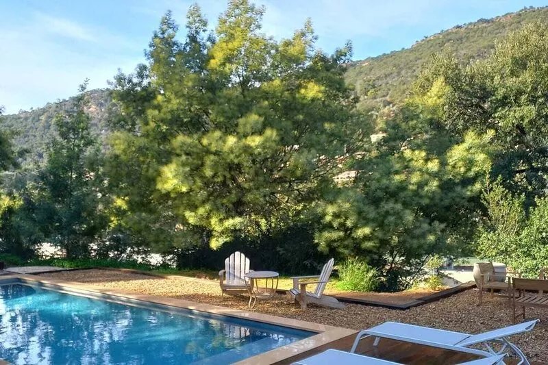 Pretty house, 5 bedrooms 300 m from the beach.