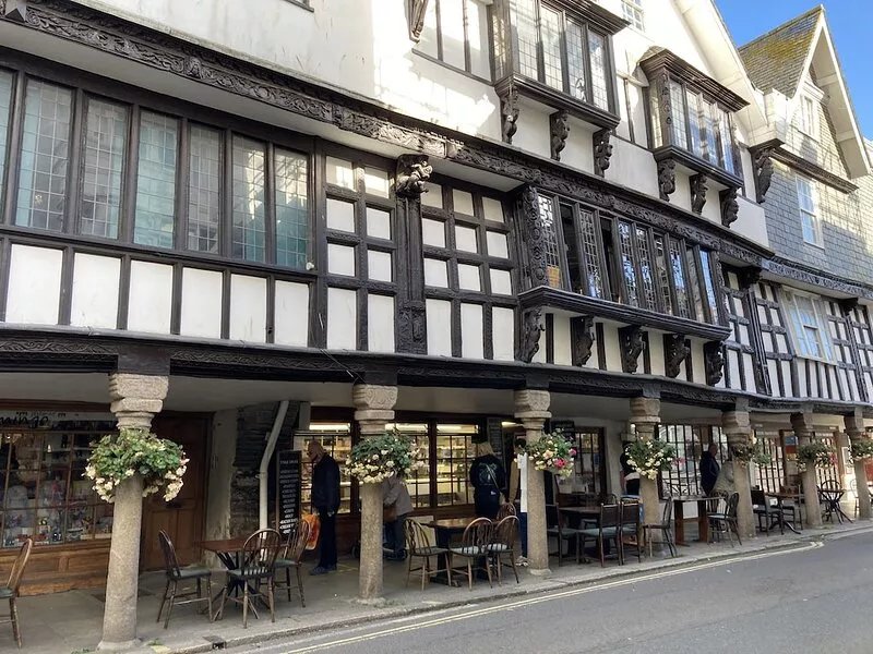 Perfect Location, Electric Car Friendly and Superb Views from Above Town