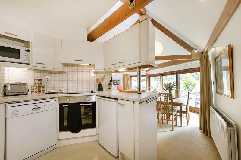 The Round House - family house with all year indoor pool in 9 acres of gardens