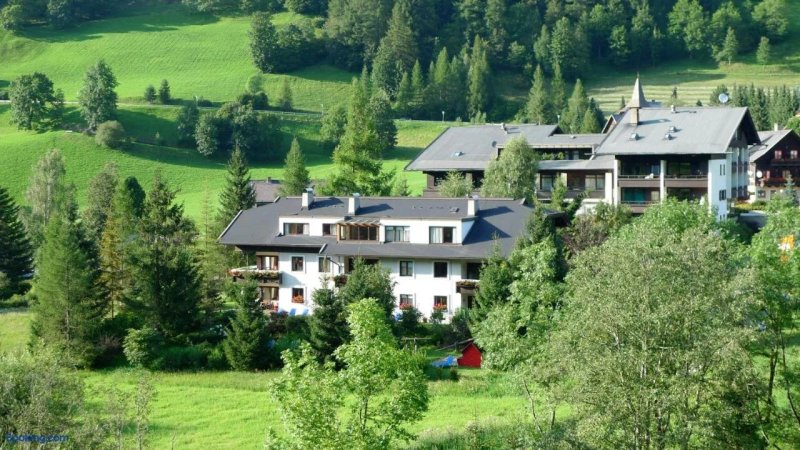 Ortners Mauerwirt Zirbenapartments