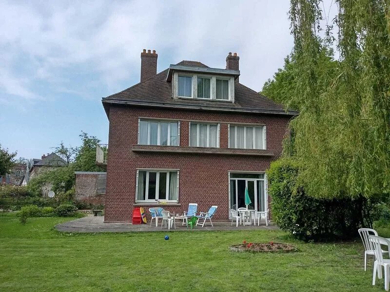 Large family house in the heart of Veules-les-roses 10min walk from the beach