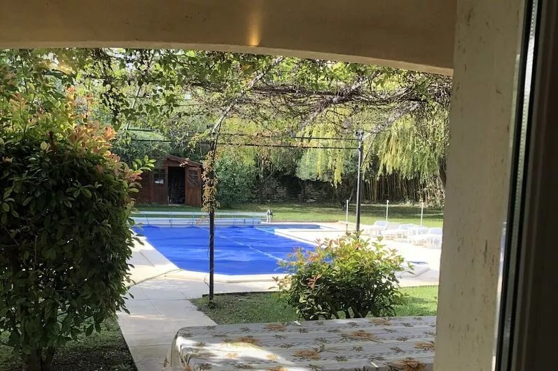 5 bedroom Provencal villa, heatable pool, air-con, secluded garden, 4 bath/5WC