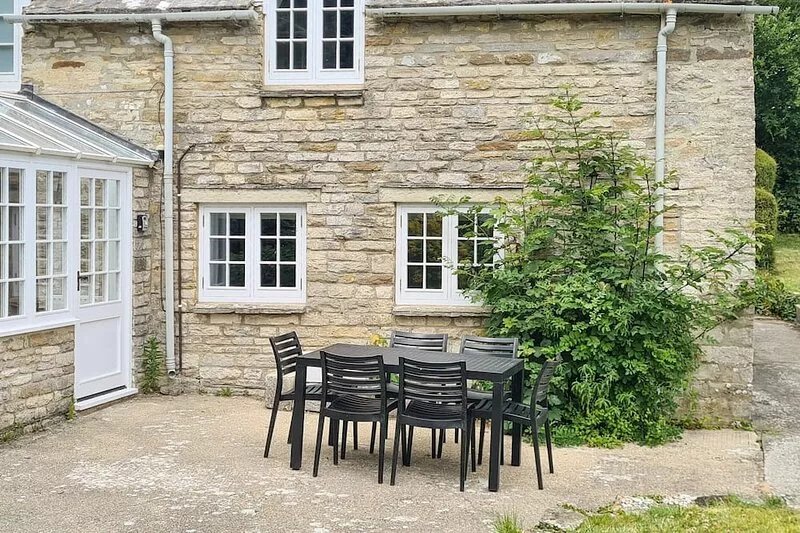 3 bedroom accommodation in Harmans Cross, near Swanage