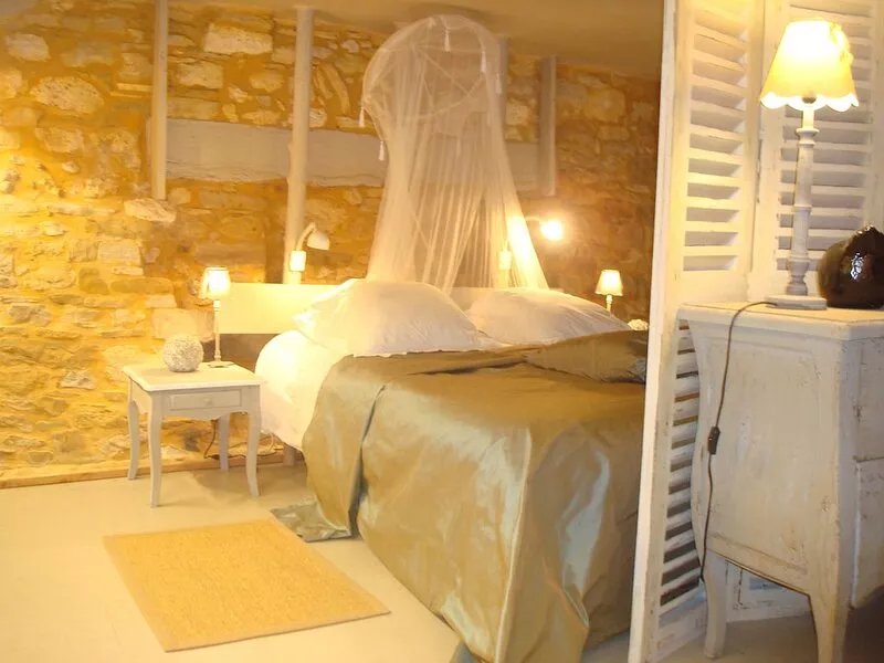 Romantic appartment in 17th century French farmhouse