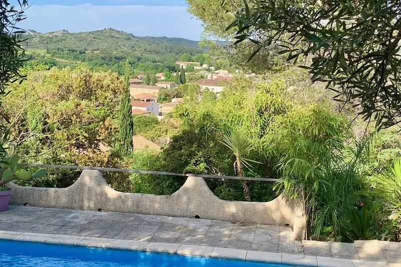 Pretty villa near Avignon and the Pont du Gard with a view of the village of