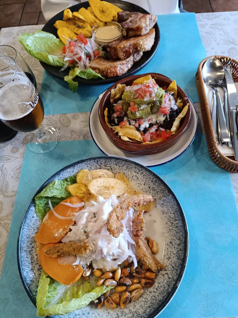 Pollo & Brasa. Cocina Peruana Y Karaoke