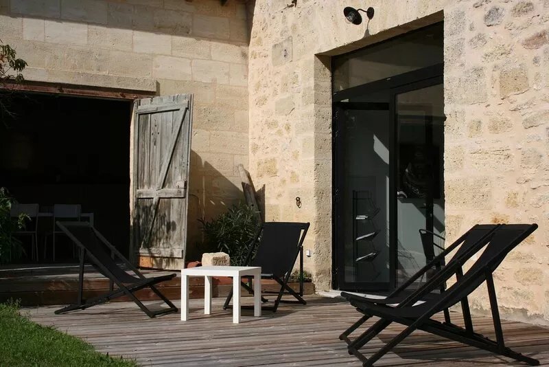 Renovated winery in the heart of the entre deux mers on the banks of the