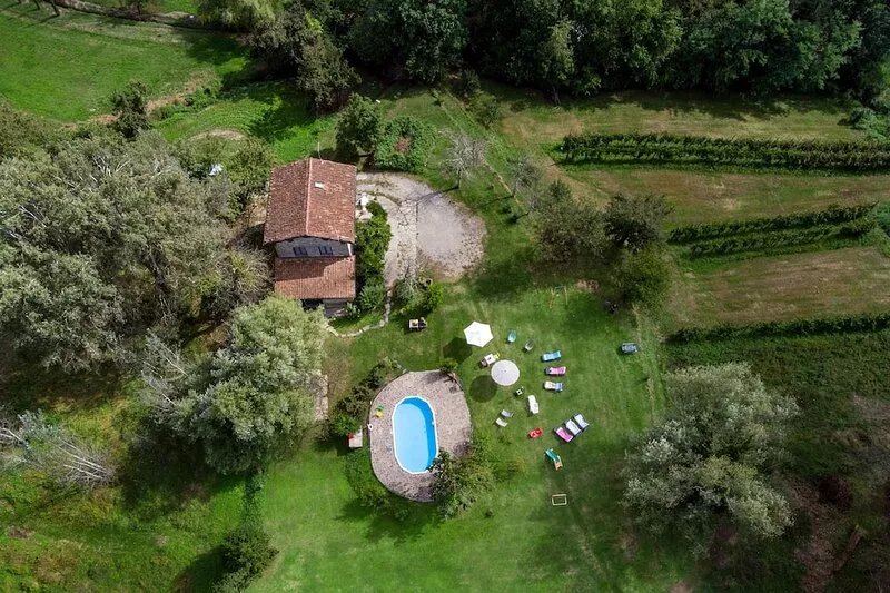 Country villa with private pool and garden great for families, groups