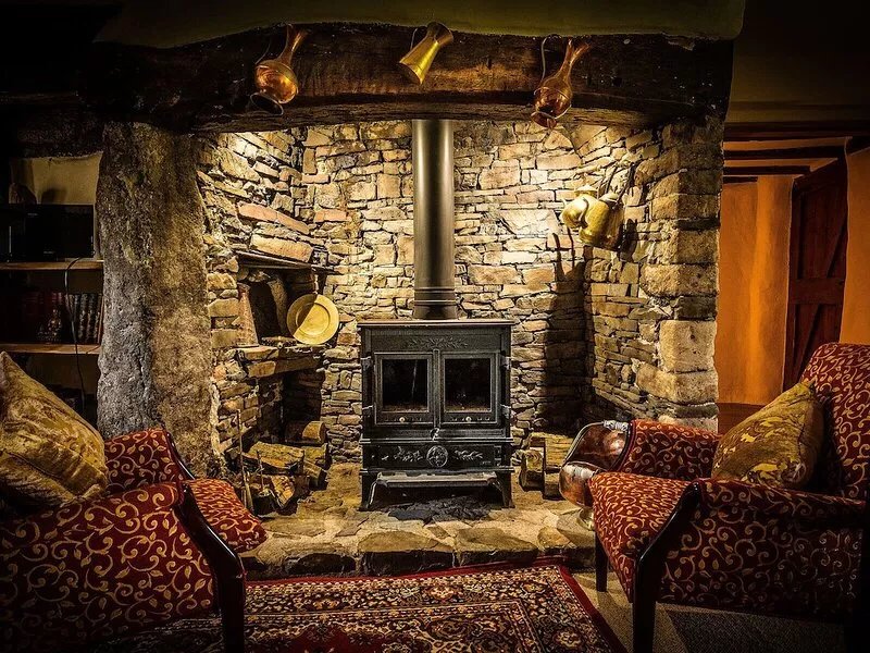 Farmhouse Cottage - C12th Thatched Cottage