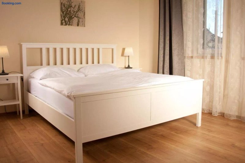 Sabines Apartments