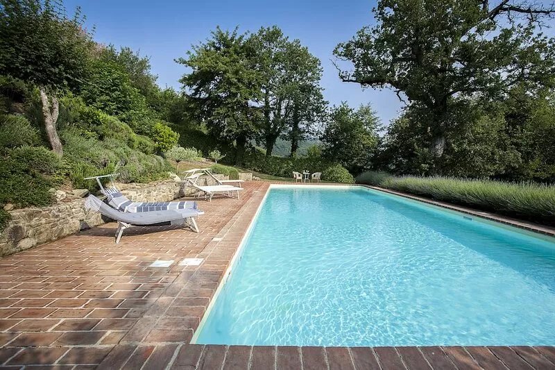 Private Villa, Huge Saline Heated Pool, Amazing views, free WI-FI, 4bed+4 bath,