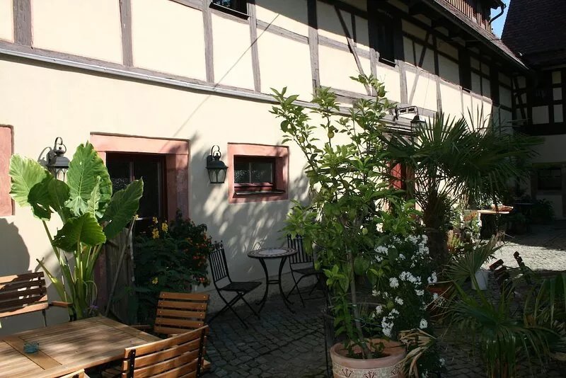 arrive, take a deep breath, let your mind wander .... 5-star apartment