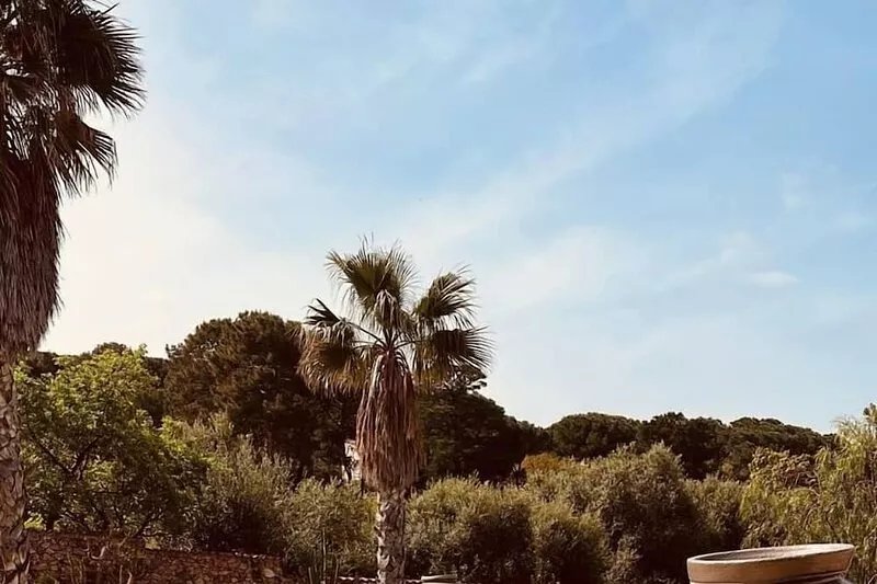 Corsica, very nice amenities for this villa with sea views