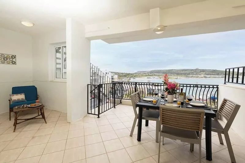 This apartment is a 2 bedroom(s), 2 bathrooms, located in Il-Mellieħa, null.