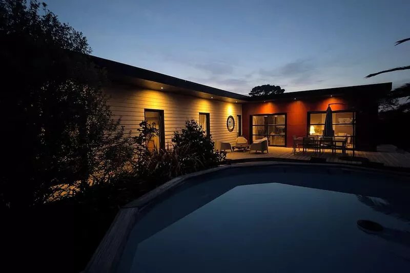 Single-storey house, close to the port and Kerdéniel beach.