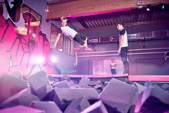 SPRUNG RAUM Trampolinpark