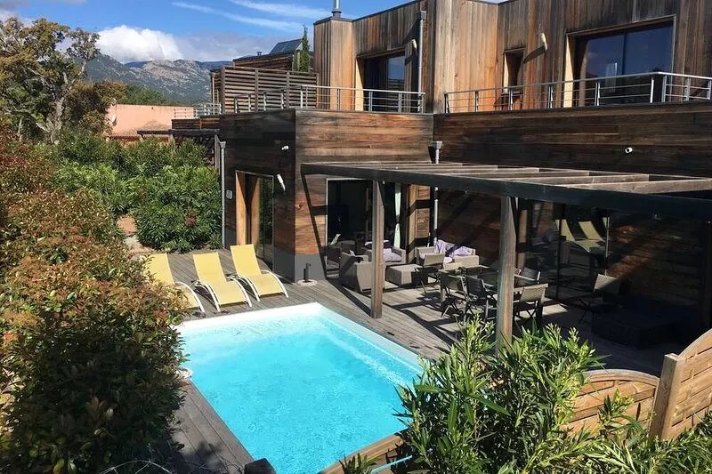 Ecological Villa, private heated pool, near Pinarelle beach, 9 people