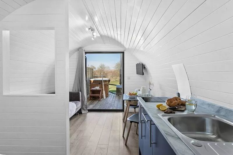 Windsor, Apple Tree Glamping -  a chalet that sleeps 2 guests  in 1 bedroom