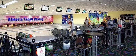Bowlera Food And Games