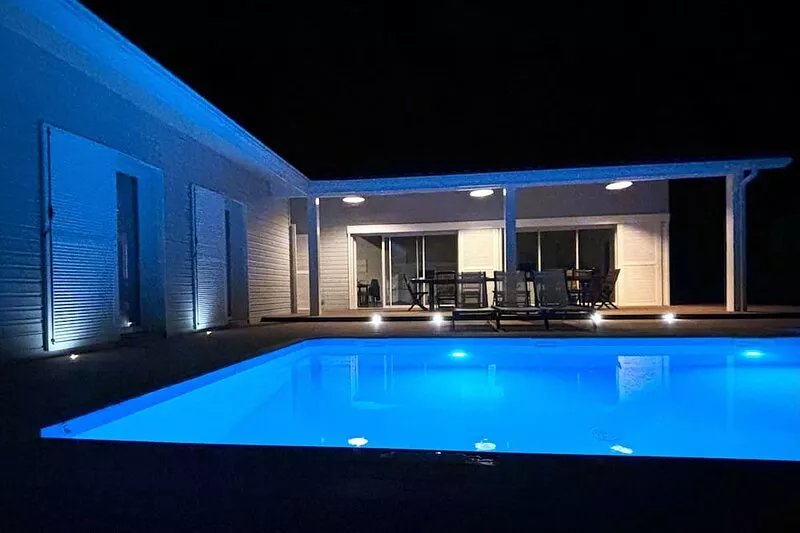 Villa 200m² heated pool (June to Sept) 10 people / 5bed - 800m from the beach