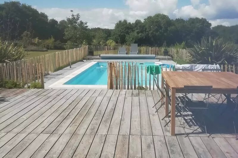 5 bedroom house with pool 4.5km from the beaches
