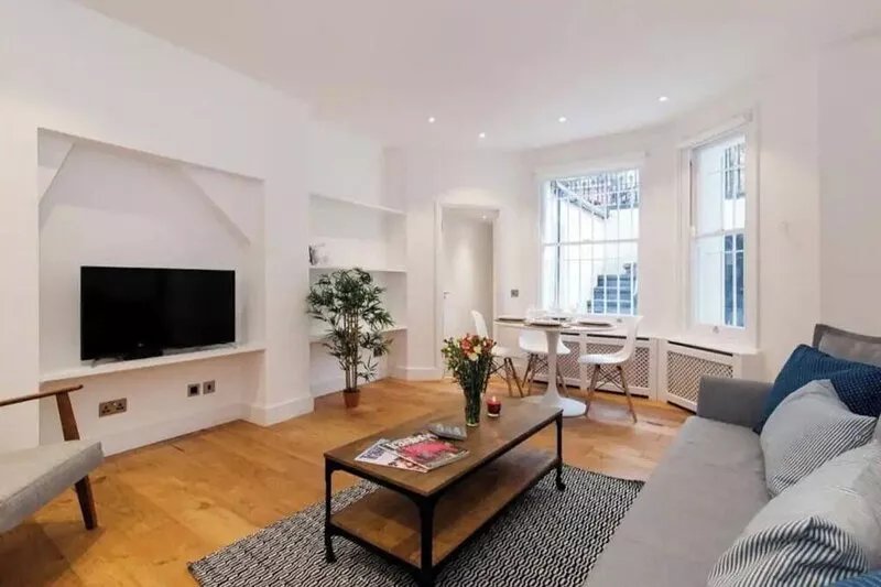Charming Flat w/Private Patio