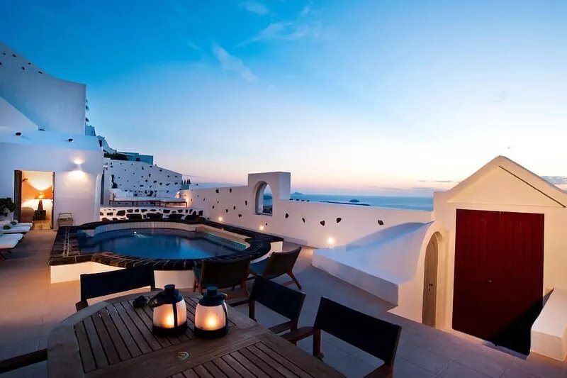 A Beautifull Private Villa On The Caldera Cliff In Firostefani, Santorini