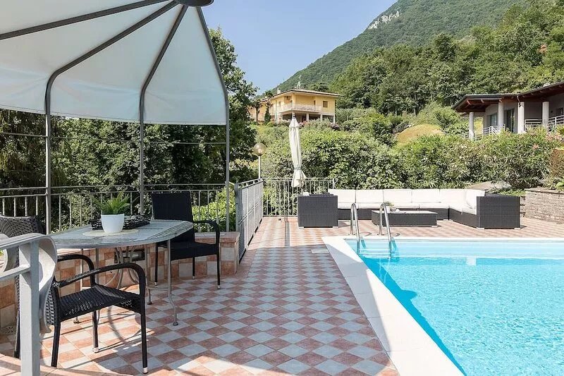 Villa Montagne e Lago  with spectacular view and private pool