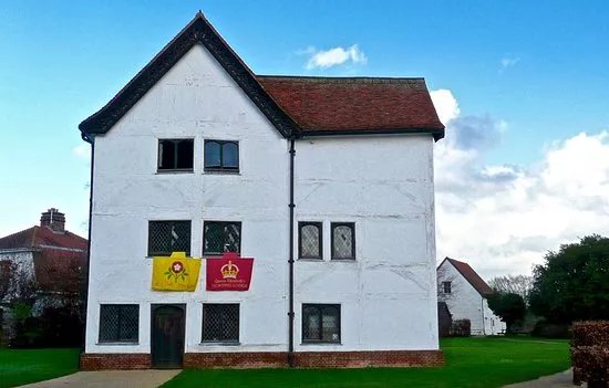 Queen Elizabeth Hunting Lodge