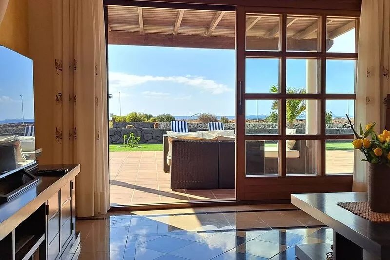 Stylish Detached Villa: Sea views, Private Heated Pool,  Free Wi-Fi, BBQ