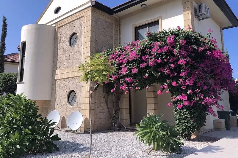 Luxury 4 Bedroom, 3 Bathroom Mediterranean Villa in Lapta minutes from the Sea