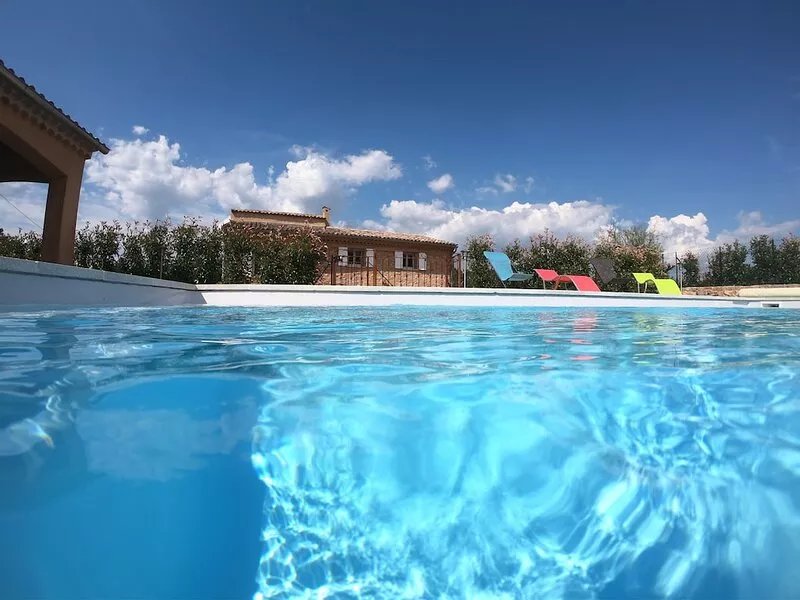 Les Clairians, house in the vineyards, swimming pool