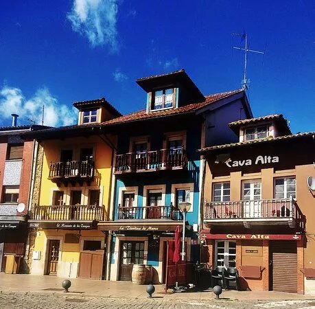 Plaza Les Campes