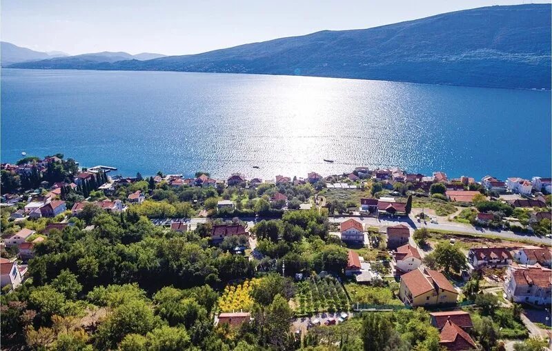 Cozy Family Friendly Apartment with a Sea View
