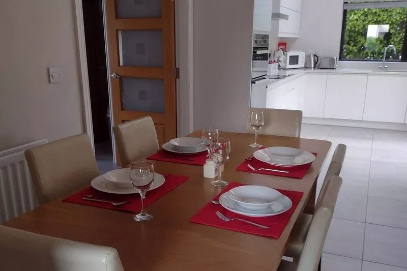 Seaside home close to Mourne Mountains and accessible to main town centre