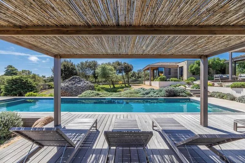 Magnificent new villa, sea view of the Lavezzi islands, near Sperone golf course