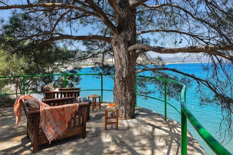 Architect desinged Villa on a hill with spectacular views over Vlycha Bay