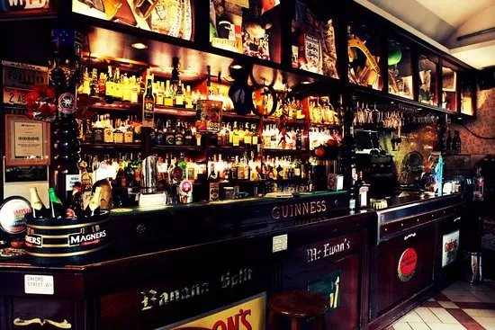 Banana Split Pub