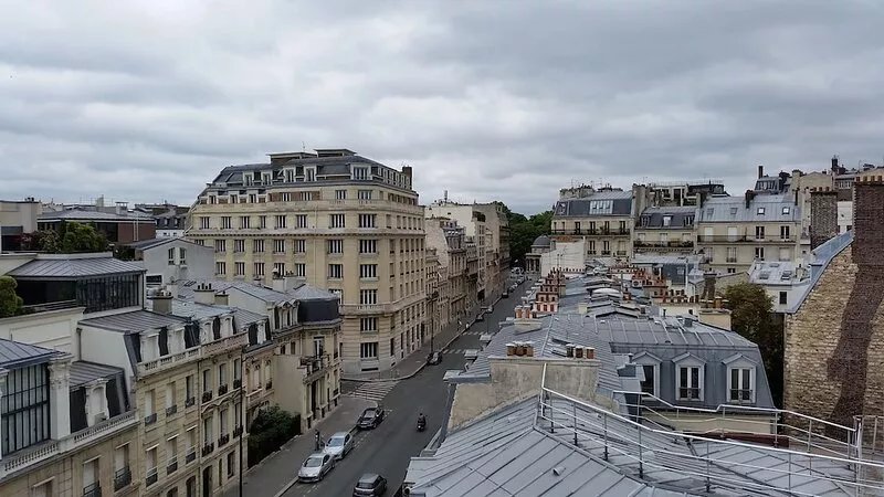 NEXT TO THE PARC MOCEAU,SUPERB 98sqm HAUSSMANNIAN APARTMENT WITH A 17M BALCONY