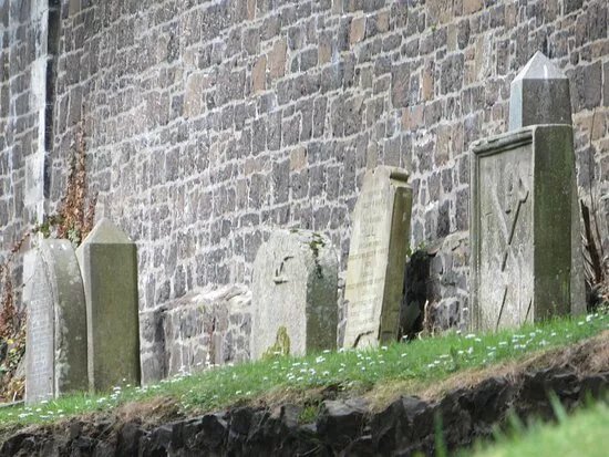 Erskine Monument
