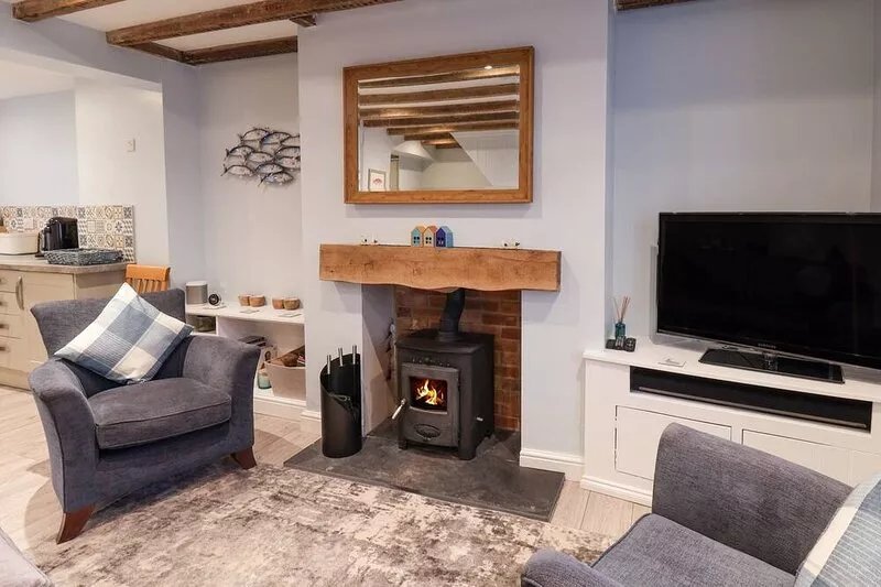 ROCKFISH COTTAGE, family friendly, with open fire in Staithes