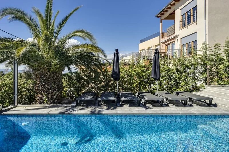 Casa Roca Grossa. Lloret lake, heated pool and whirlpool