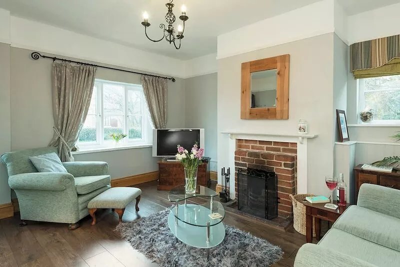 Horseshoe House - UKC2743