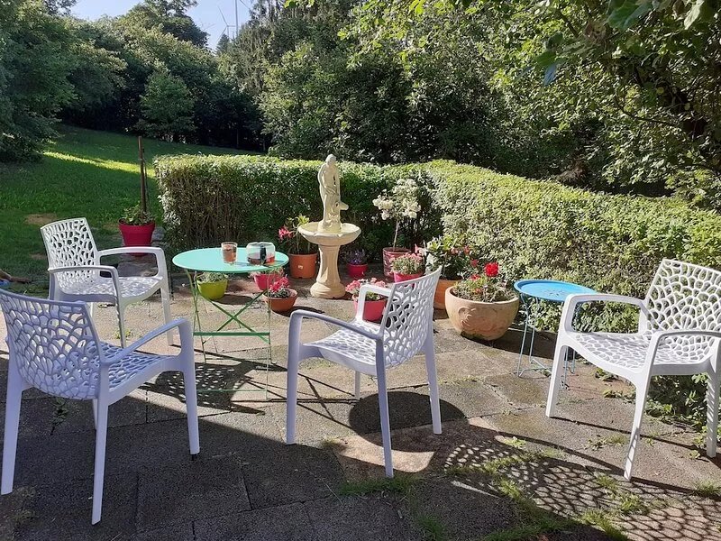 4km to A7+A71, idyll by the stream, large garden