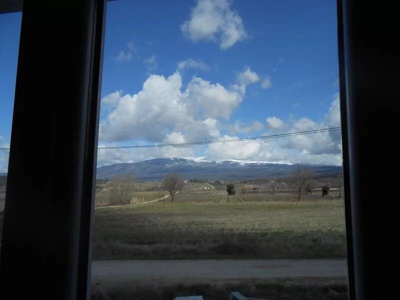 at the foot of the ventoux new quiet villa