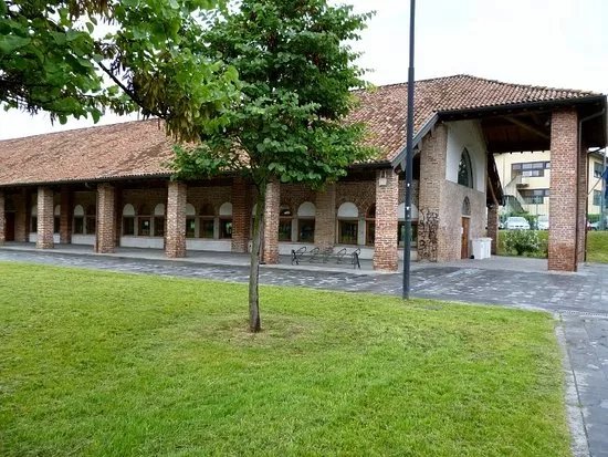 Biblioteca Chiesa Rossa