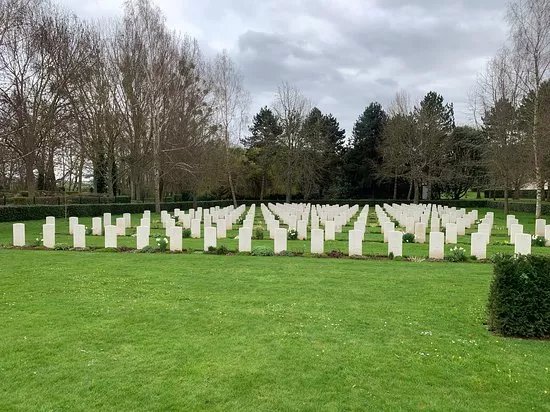 Cambes-en-Plaine War Cemetery