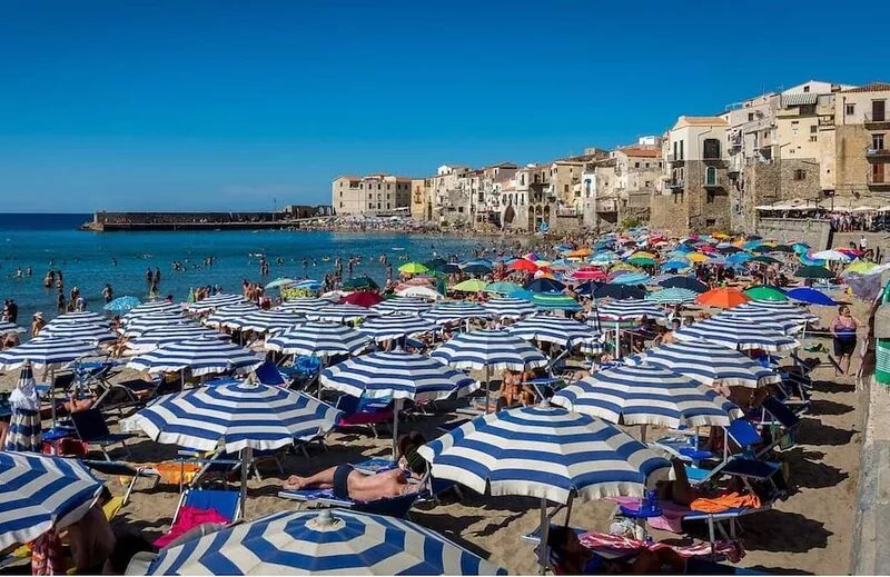 Entire Holiday House in the center of Cefalù, 2 minutes from the beach!