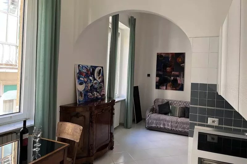 Art at Home: central, lovely and quiet apartment in Salerno