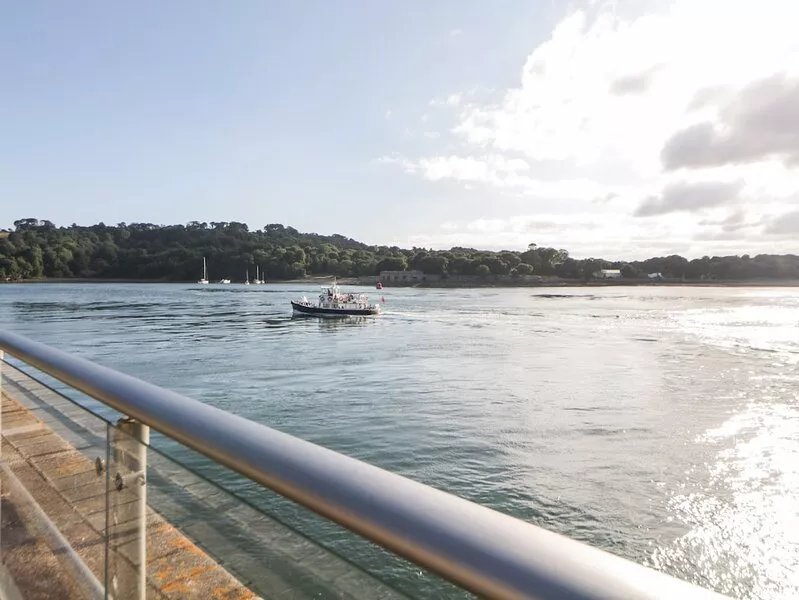 CLARENCE RIVERSIDE, ROYAL WILLIAM YARD, romantic in Plymouth